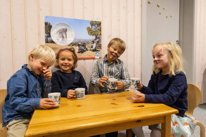 Thumbnail for – Vi kan hjelpe selv om vi bor langt unna