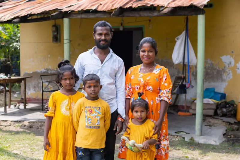 Thumbnail for Krisen på Sri Lanka: Hvordan går det med Sanjana og familien?