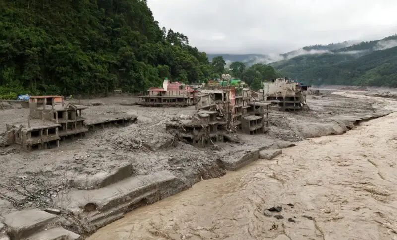 Thumbnail for Redningsarbeidet i Nepal satt på vent: Dette kan FORUT gjøre nå